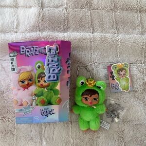 Bratz Keychain Plush Doll - Green Frog Outfit